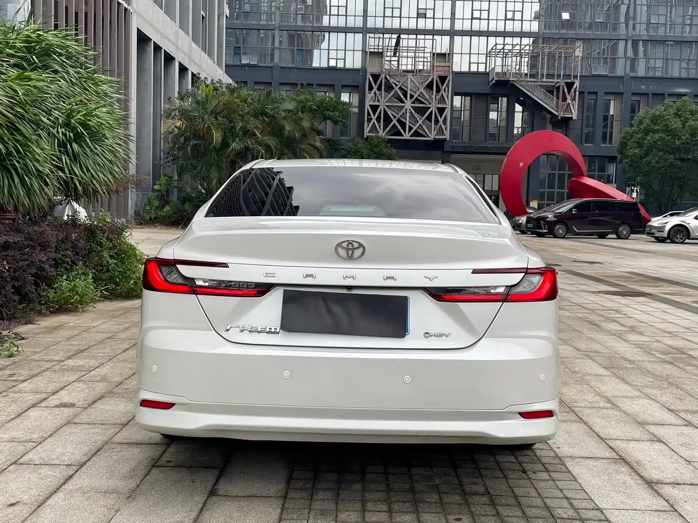Toyota Camry 2024 Hybrid 2.0HGVP Luxury Edition фото 4