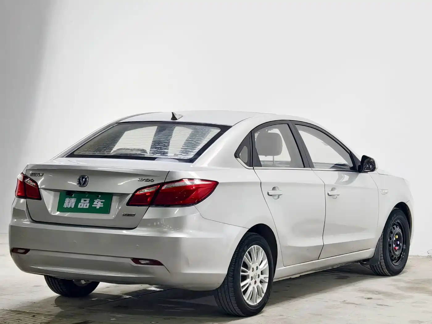 Фото 4 - Changan Eado
