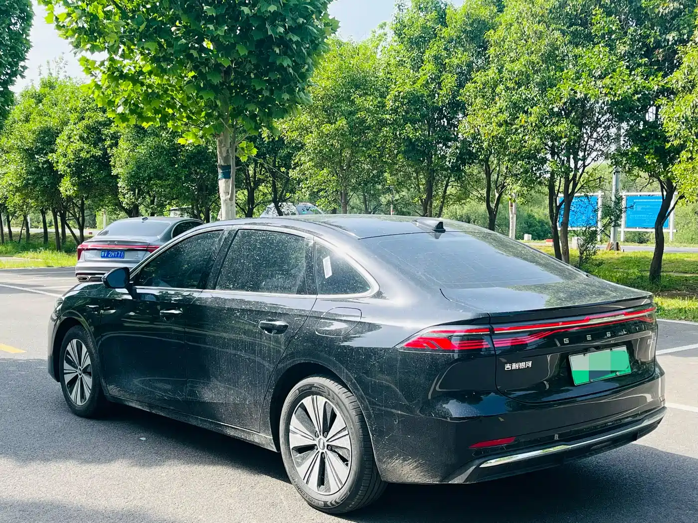 Geely Galaxy Galaxy A7 2025 EM-i 150km Explorer+ Edition фото 8