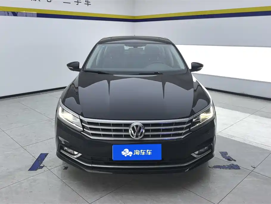 Volkswagen Passat 2017 330TSI DSG Luxury фото 2