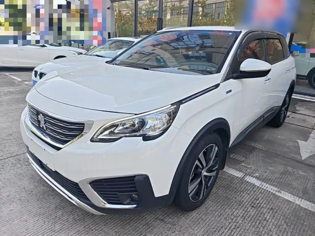 Фото 1 - Peugeot 5008