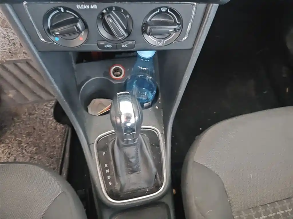 Volkswagen Polo 2016 1.6L Automatic Comfort фото 14
