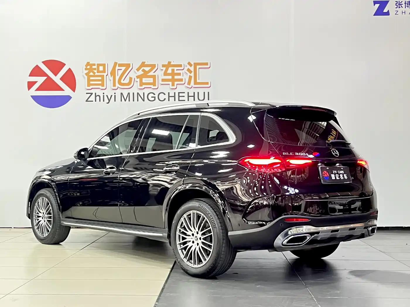 MERCEDES-BENZ GLC