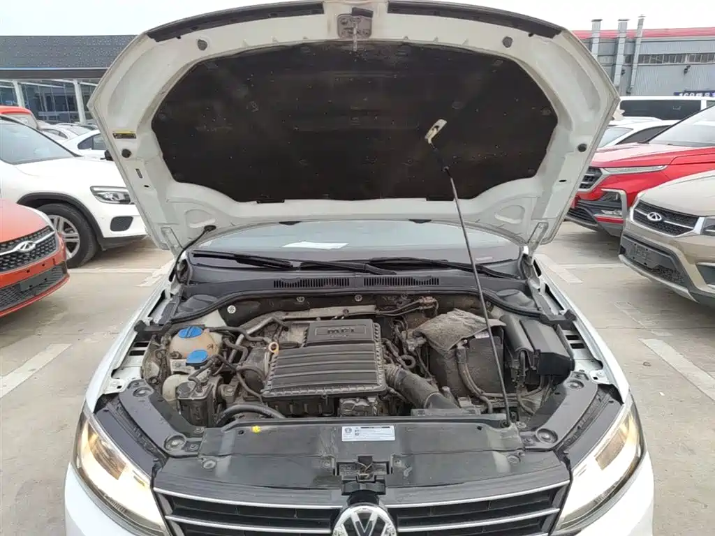 Volkswagen Sagitar 2018 1.6L Automatic Comfort фото 20