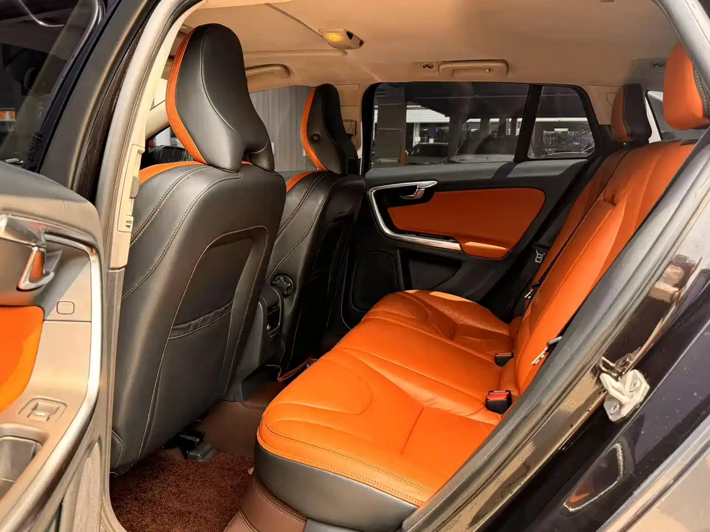 Фото 5 - Volvo V60