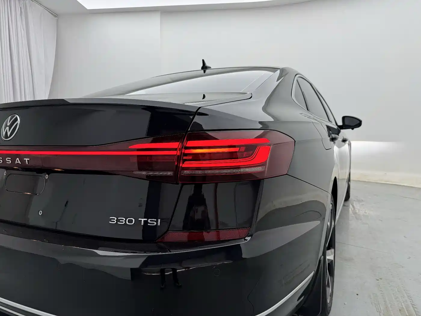 Volkswagen Passat 2024 330TSI Starlight Elite Edition фото 28