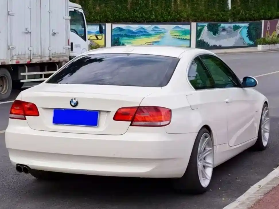 BMW 3 Series (Import) 2009 Model 325i Coupe фото 5