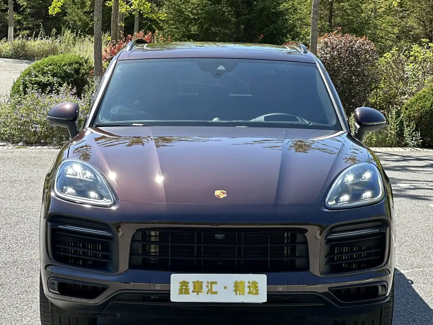 Photo 2 - Porsche Cayenne