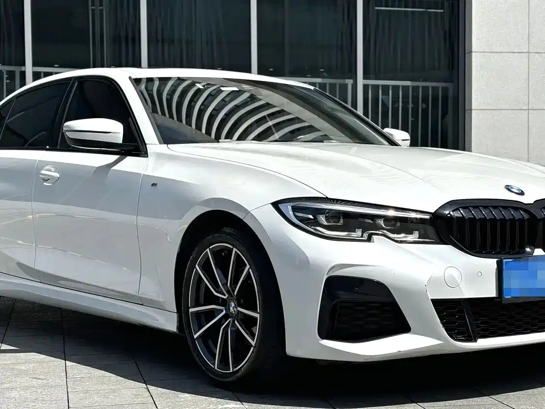 BMW 3-SERIES