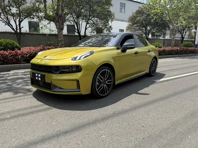 Lynk & Co 03 03+ 2.0TD, автомат