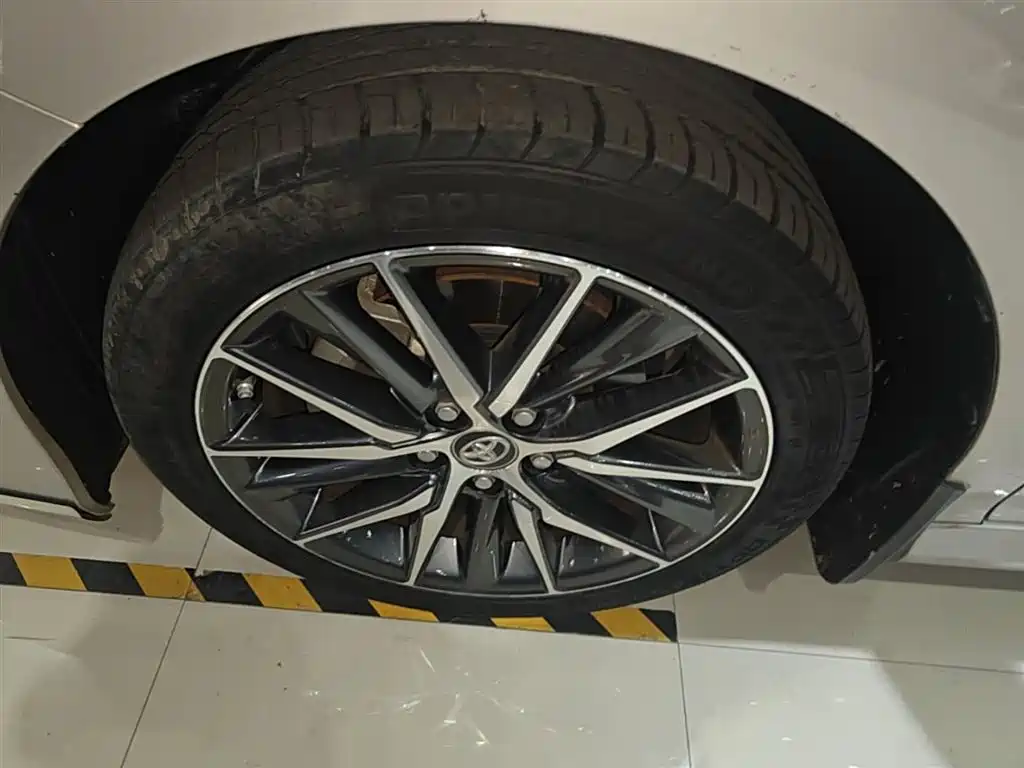 Toyota Camry 2021 2.5G Luxury Edition фото 23