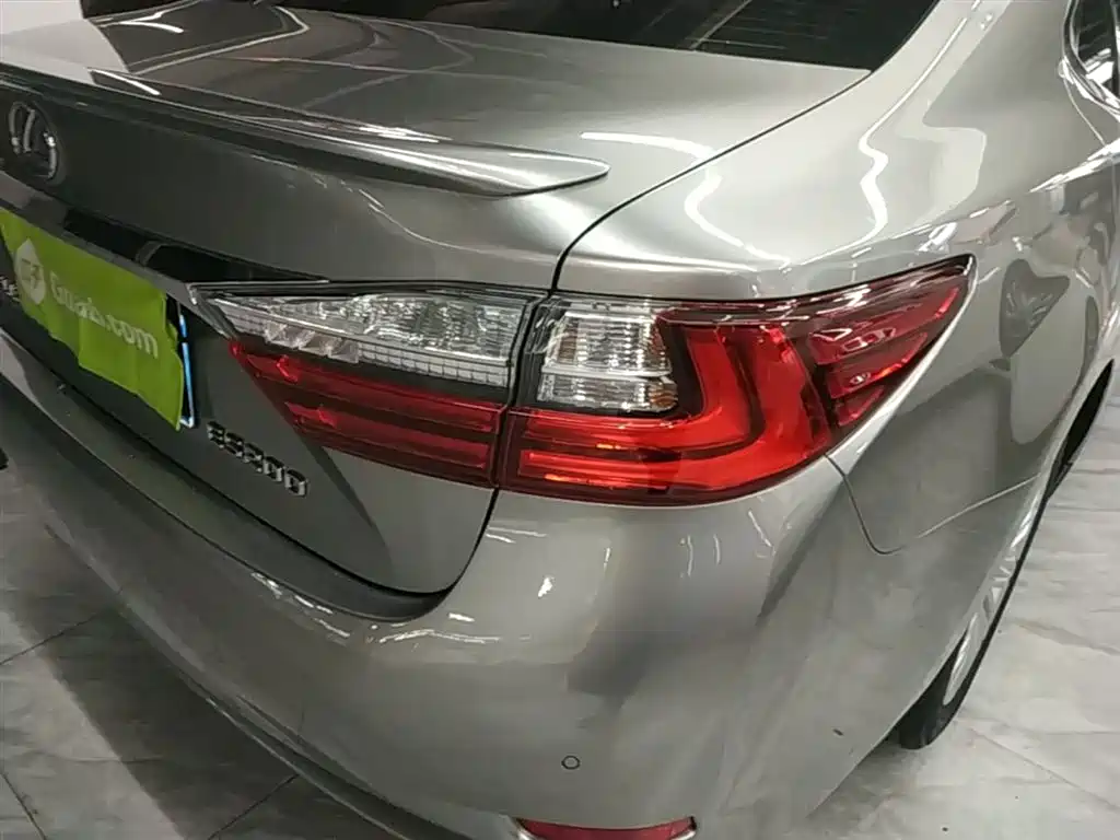 Lexus ES 2015 200 Elite Edition фото 8