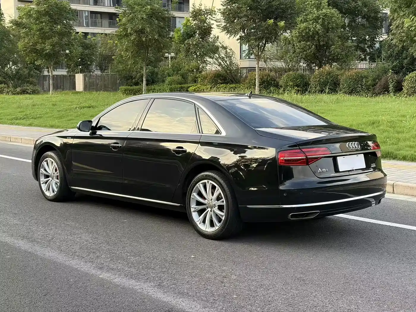 Фото 6 - Audi A8