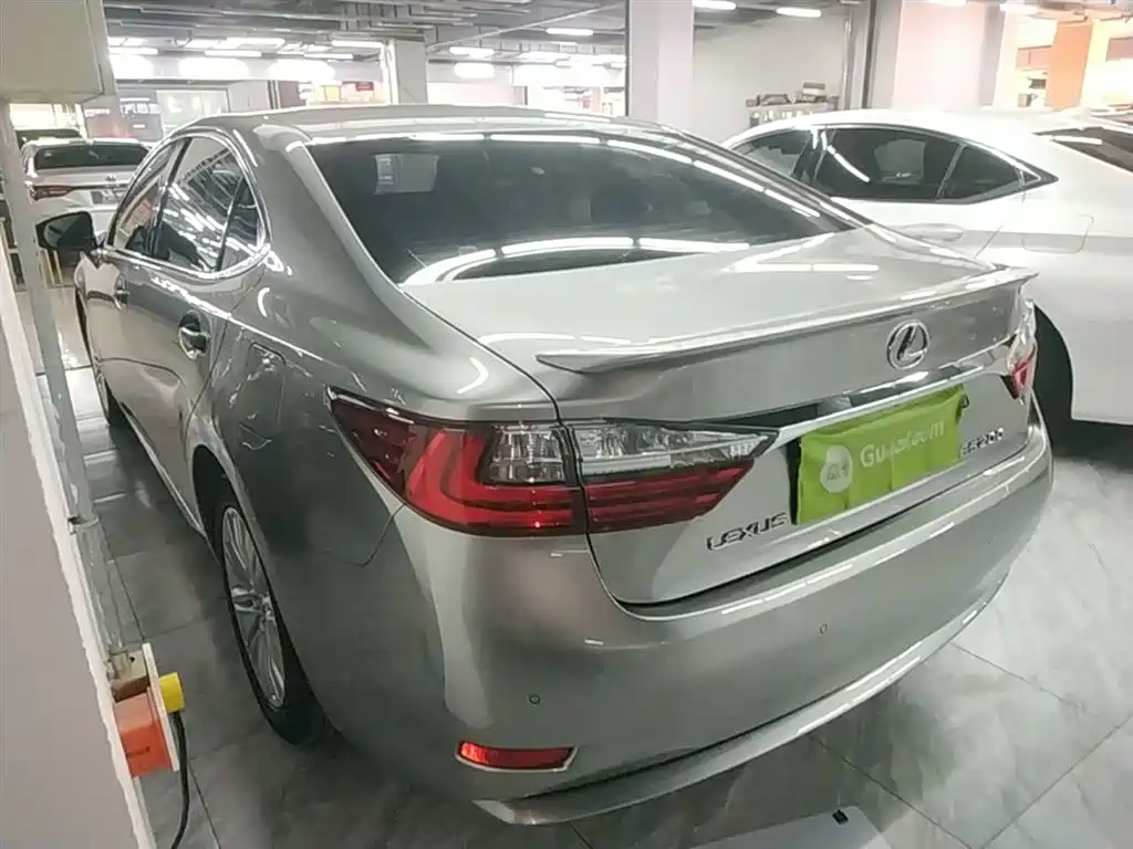 Lexus ES 2015 200 Elite Edition фото 5