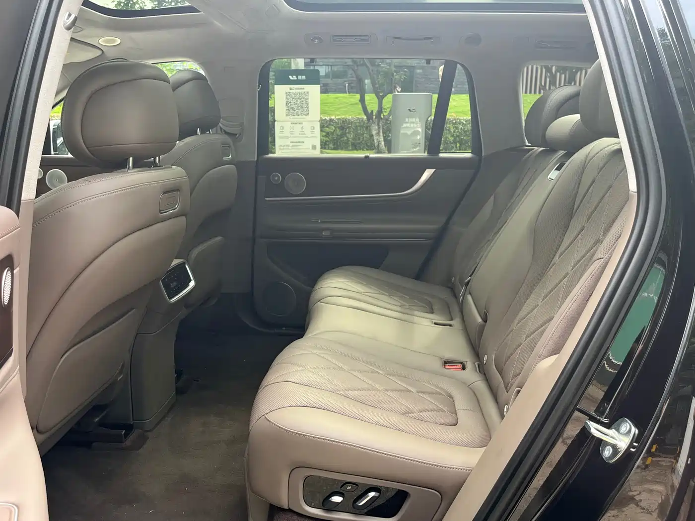AITO Wenjie AITO M9 2024 Model Extended Range Ultra Edition 52kWh 5-Seater фото 9