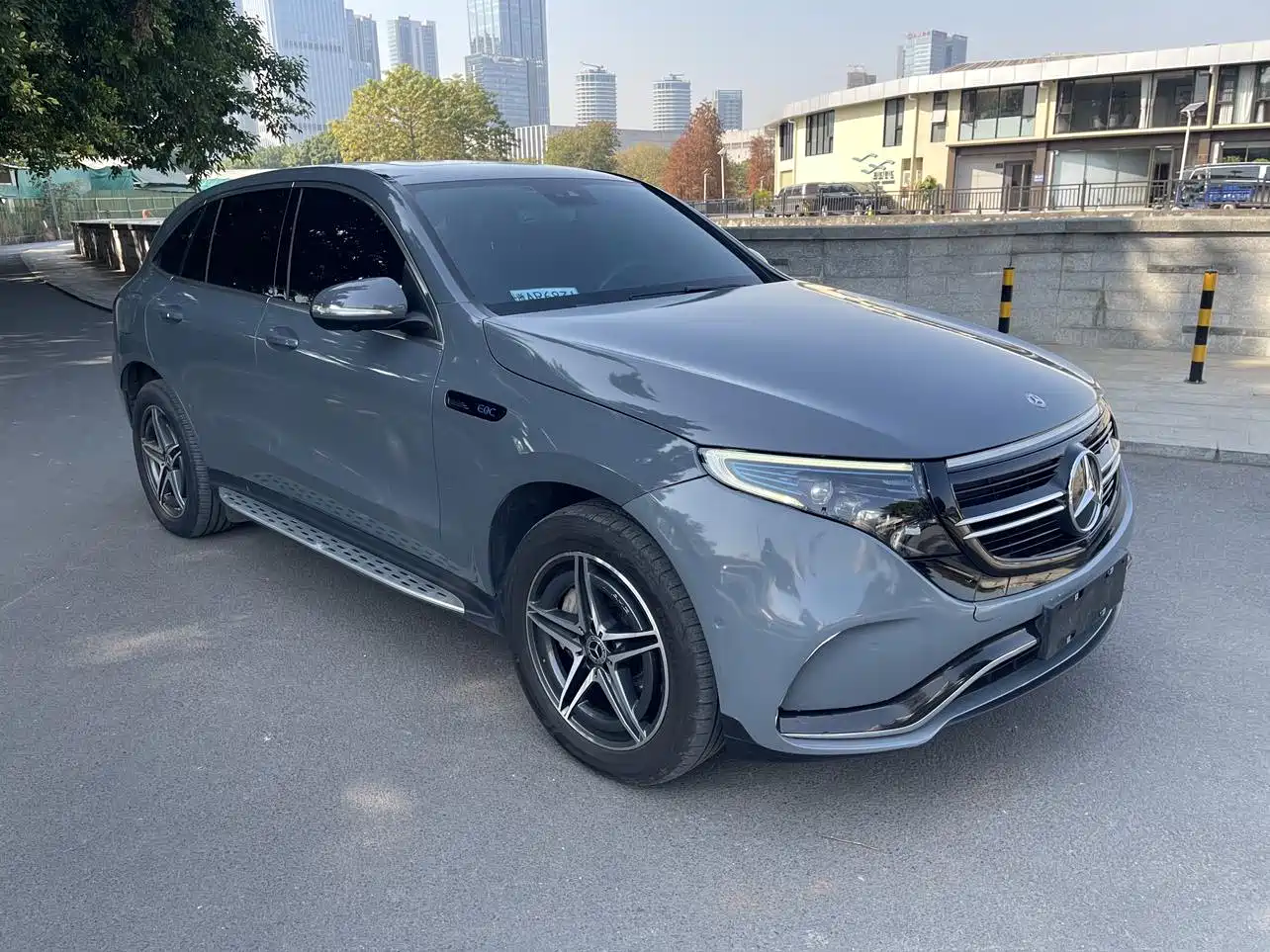 MERCEDES-BENZ EQC