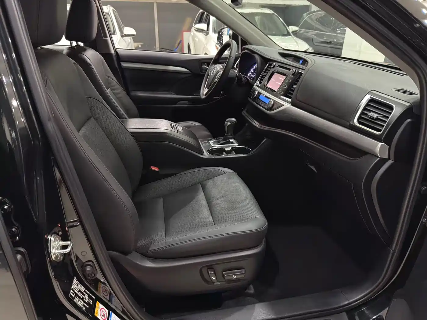 Toyota Highlander 2018 2.0T 4WD Luxury 7-seater China VI фото 11