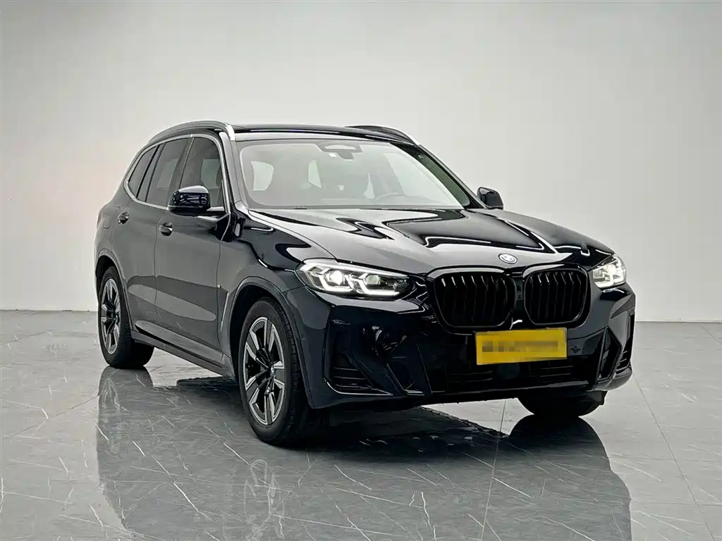 BMW iX3 2022 Leading Edition фото 8