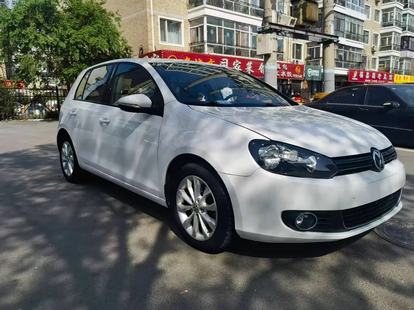 Volkswagen Golf 2012 1.6 Automatic Comfort Type фото 3