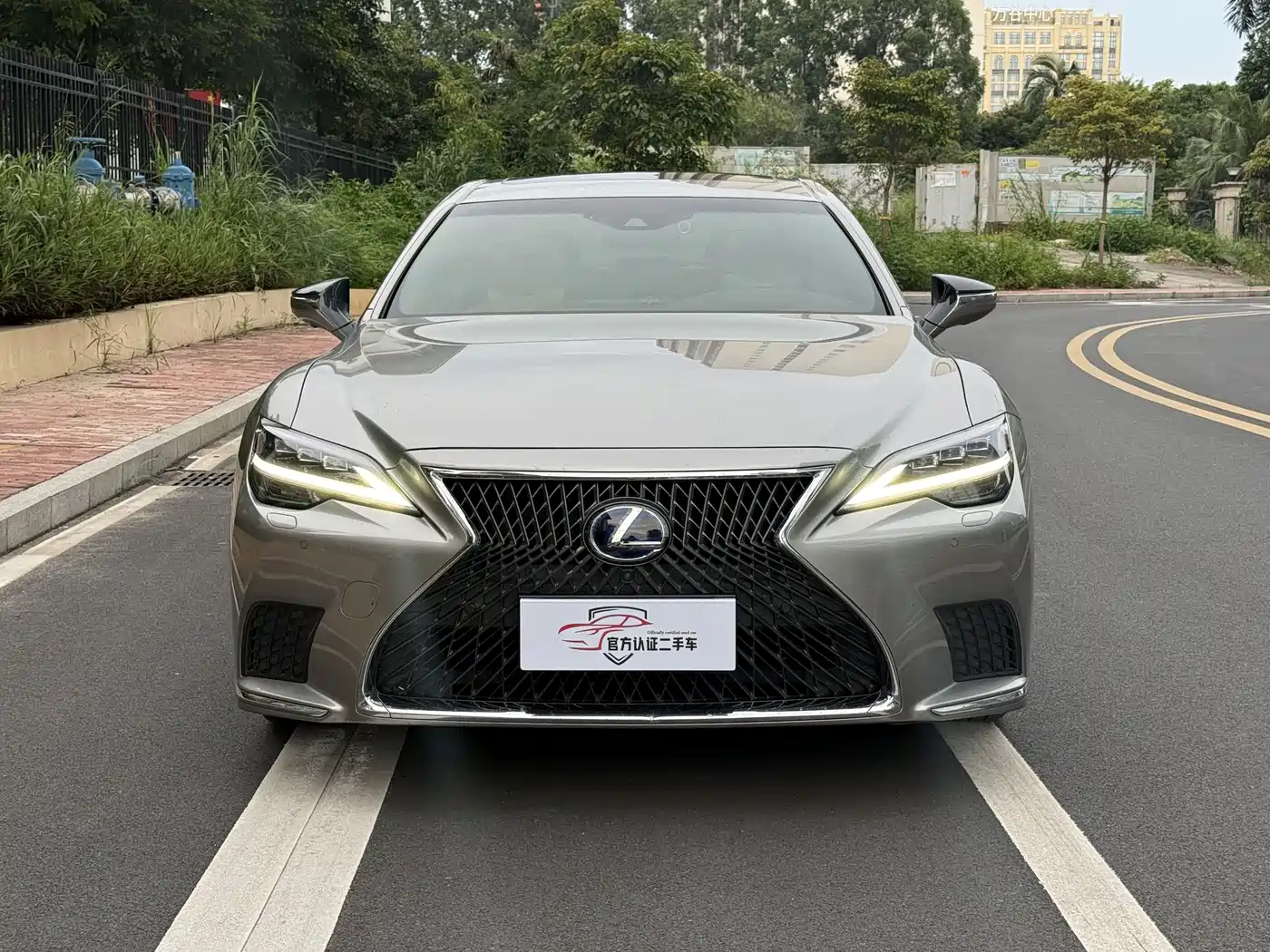 Lexus LS 2021 500h Excellence Edition фото 2