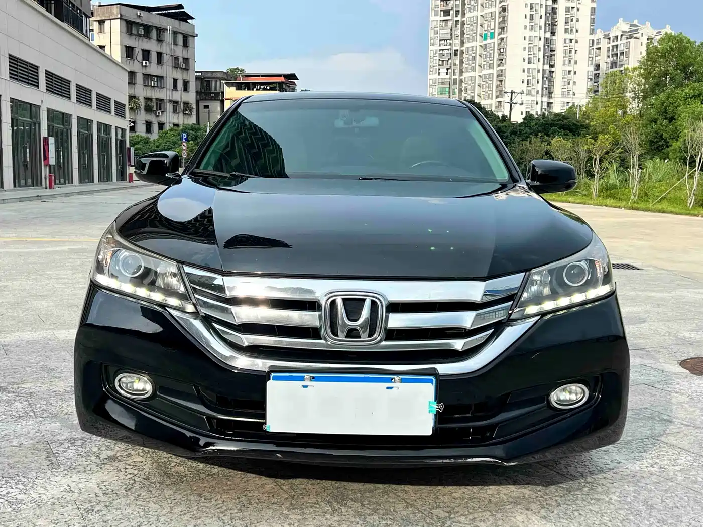 Фото 2 - Honda Accord