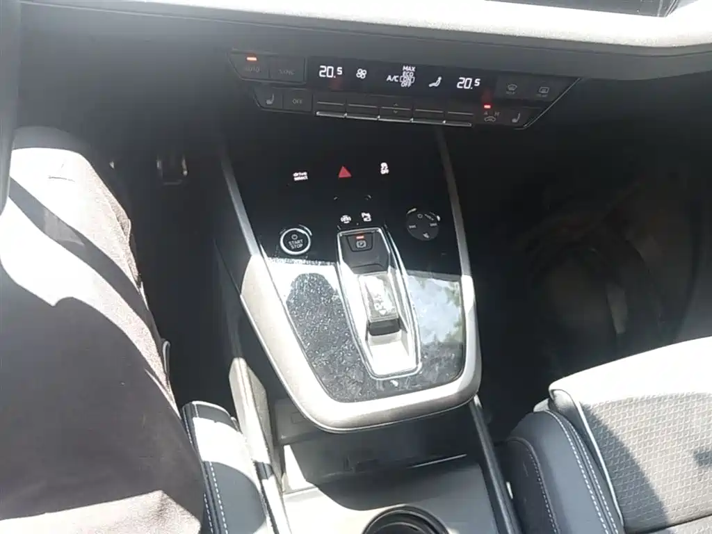 Audi Q5 e-tron 2022 40 e-tron Starlight Mech Suit фото 10