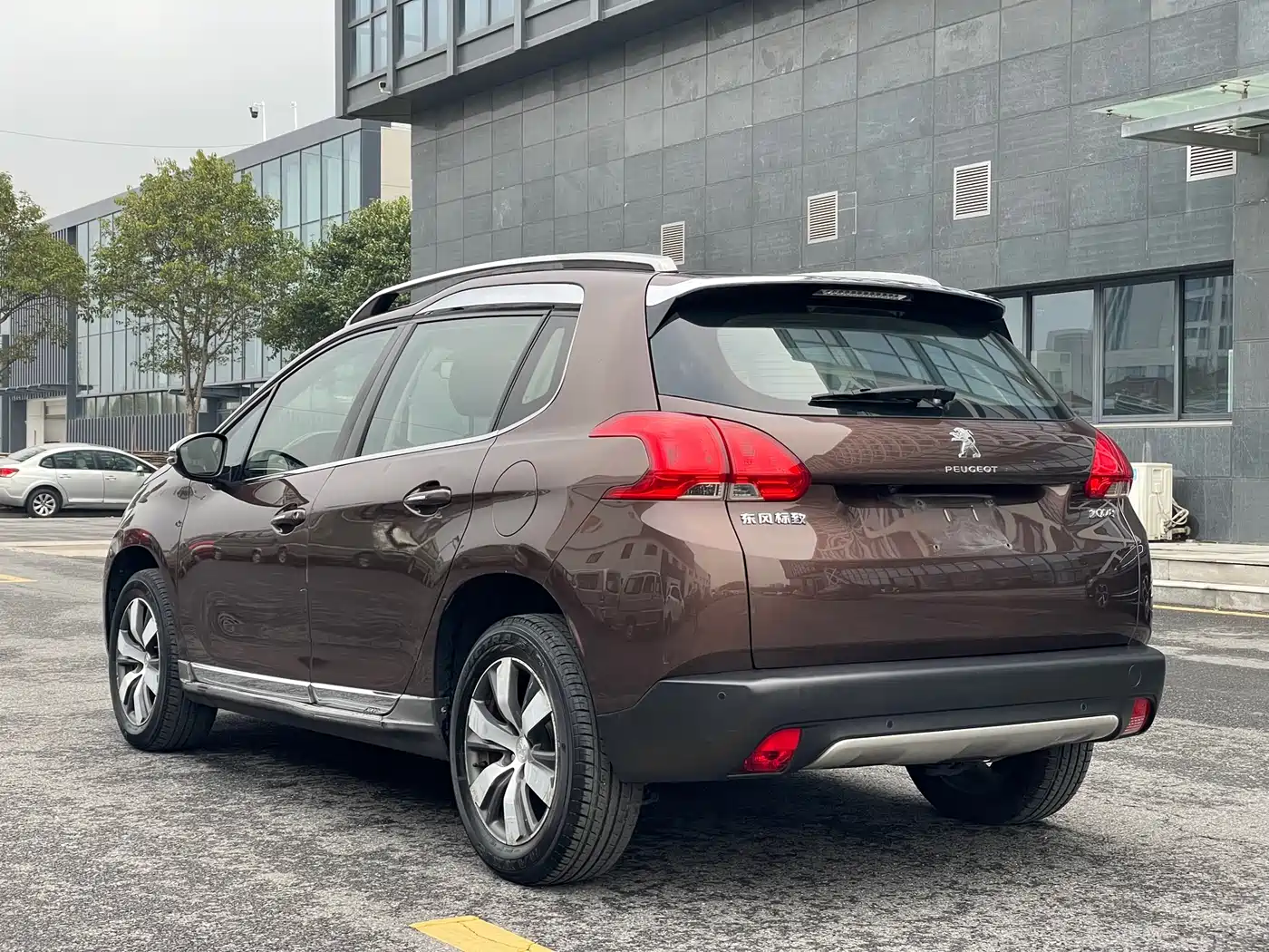 Peugeot 2008 2014 1.6L Automatic Navigation Edition фото 16