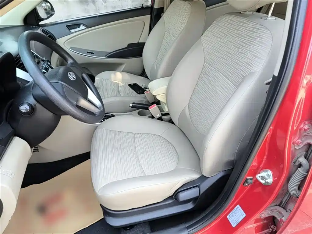 Hyundai Verna 2014 1.4L Automatic Smart GLS фото 15