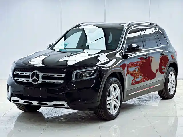MERCEDES-BENZ GLB