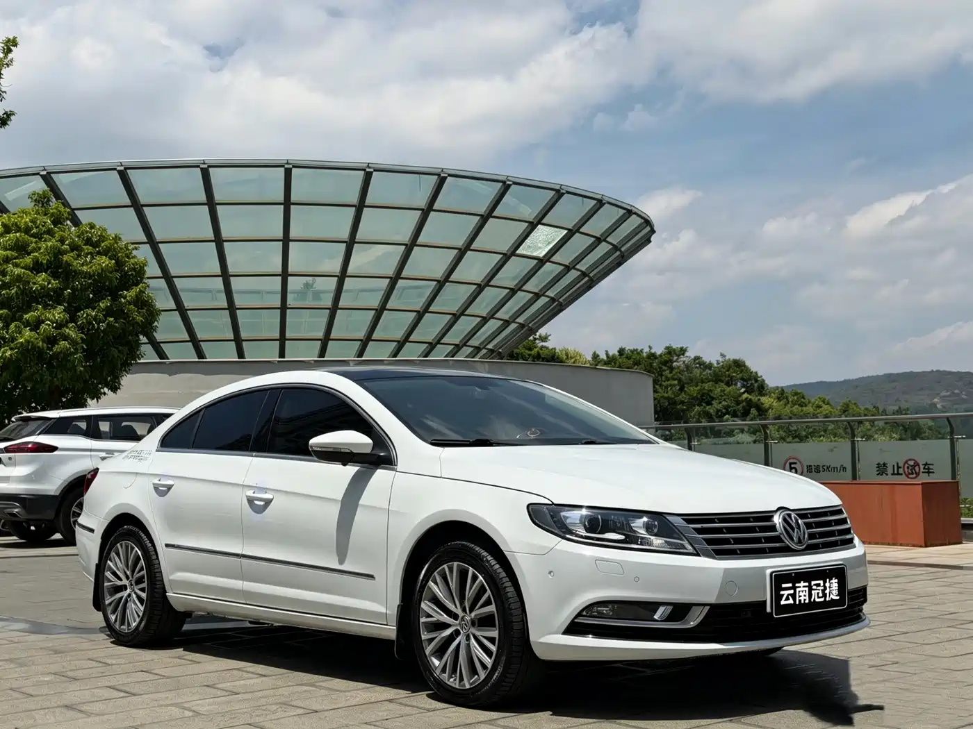 Volkswagen FAW-Volkswagen CC 2018 2.0TSI Luxury фото 3