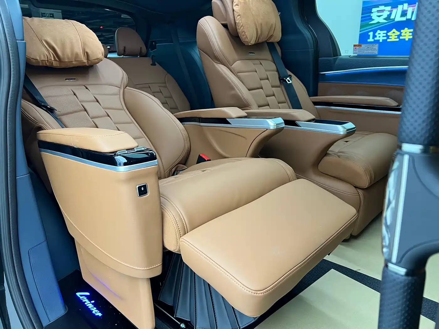 Toyota Granvia 2024 2.5L Hybrid Comfort фото 29