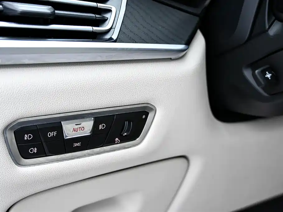 BMW X7 2022 xDrive40i Exclusive M Sport Package фото 23