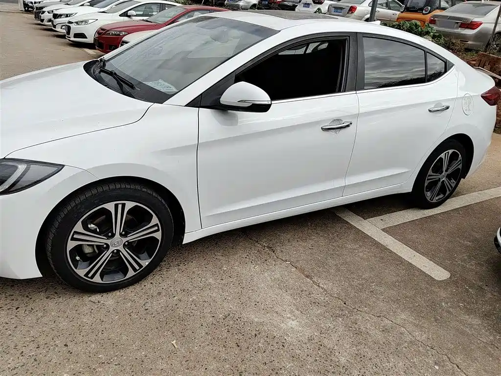Hyundai Elantra 2018 1.4T DCT Dynamic·Vitality Model фото 5