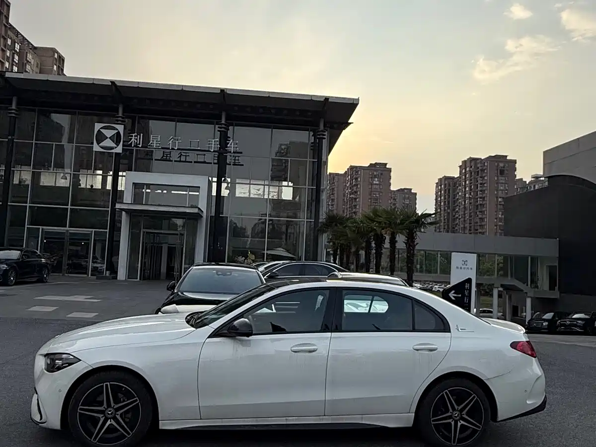 Mercedes-Benz C-Class 2024 C 260 L Night Edition Sport фото 3