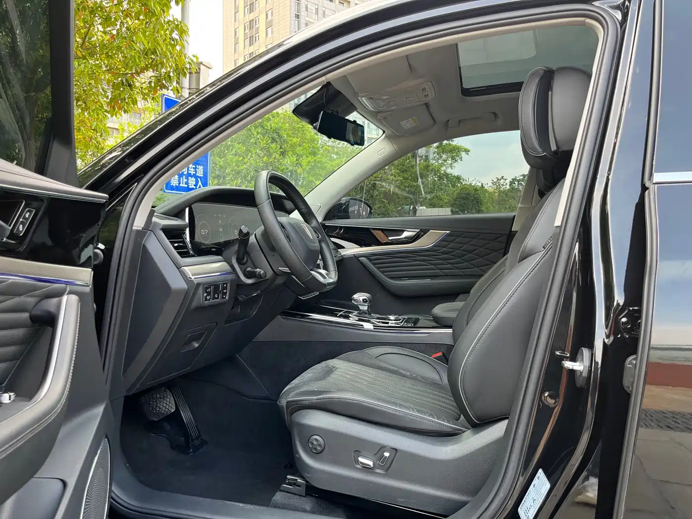 Hongqi HS5 2022 Facelift 2.0T Smart Flag Enjoyment AWD Edition фото 4