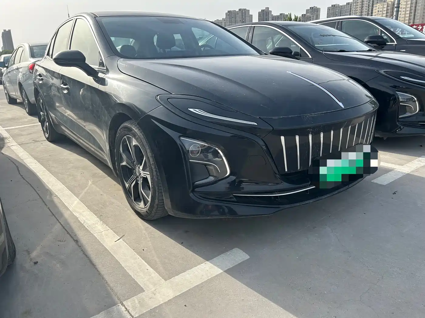 Hongqi E-QM5 2022 431km Charging Enjoyment Edition