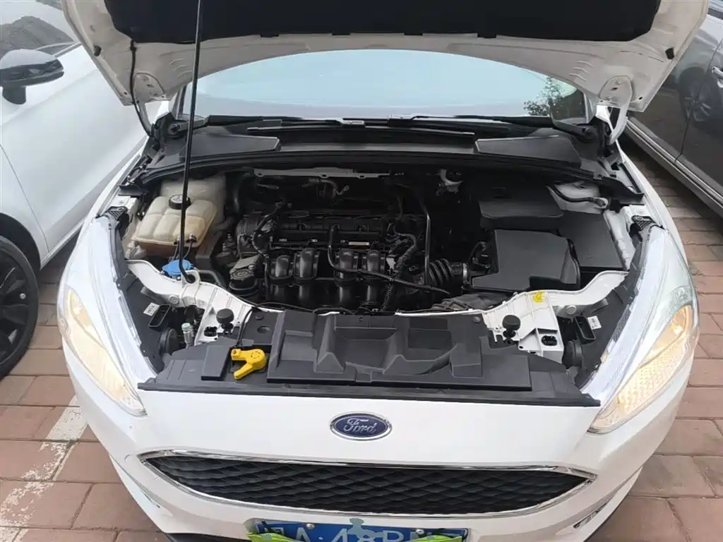 Фото 20 - Ford Focus