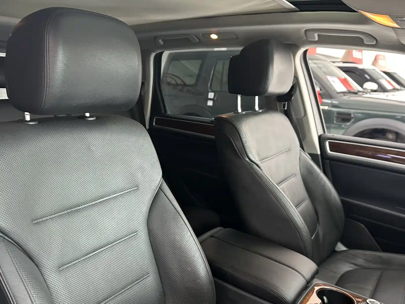 Volkswagen Touareg 2011 3.0TDI Diesel Comfort фото 28