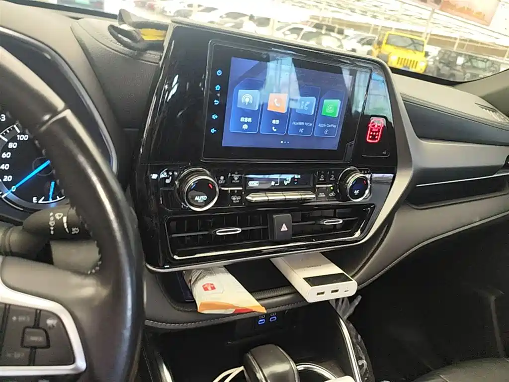 Toyota Crown Kluger 2021 2.5L HEV 4WD Luxury фото 13