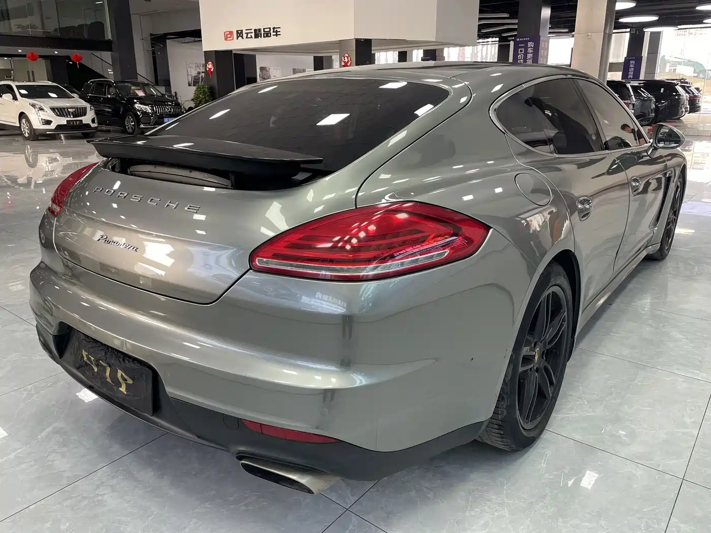 Фото 22 - Porsche Panamera