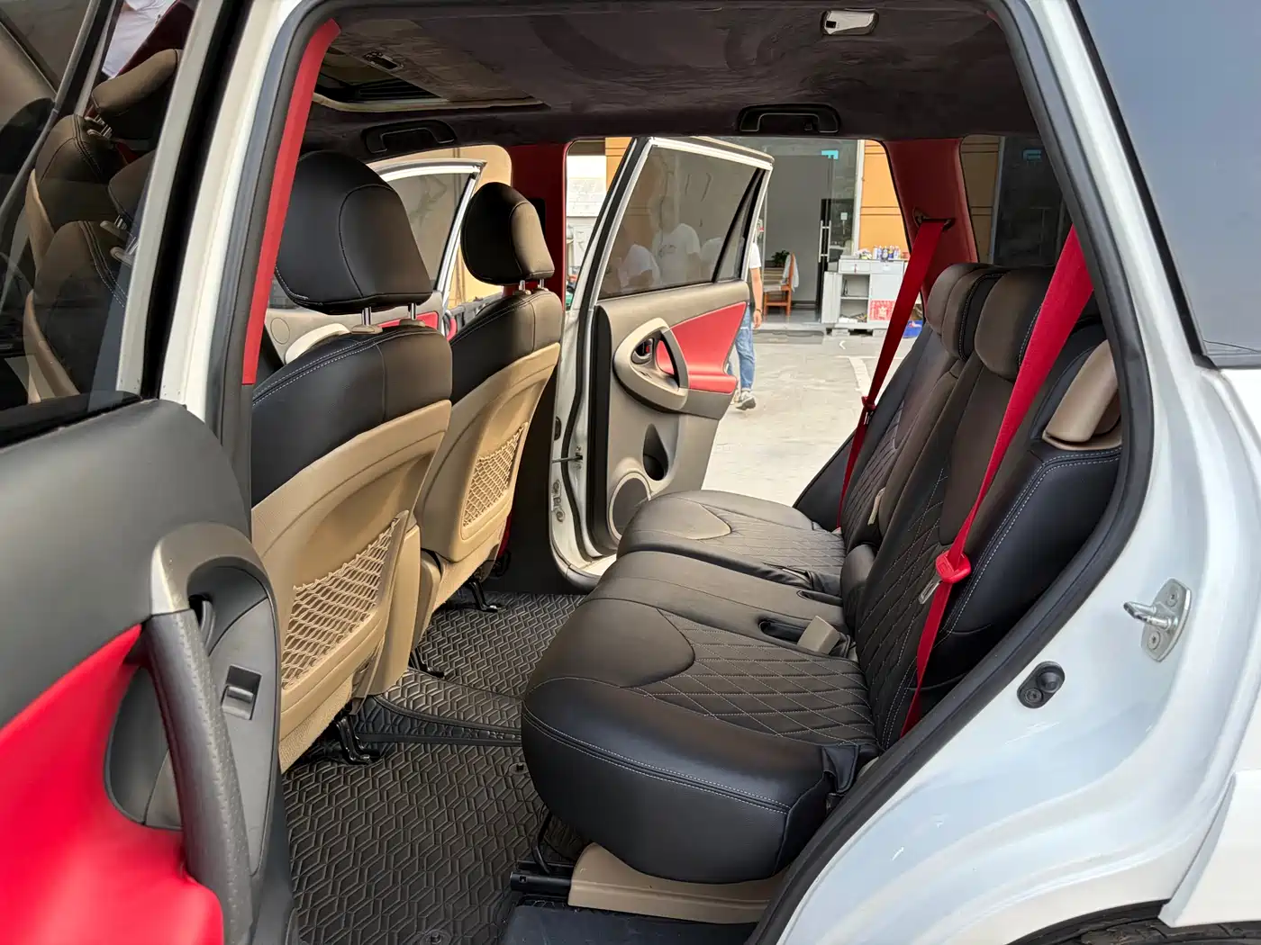 Toyota RAV4 Rongfang 2012 Styling Edition 2.0L Automatic 4WD фото 12