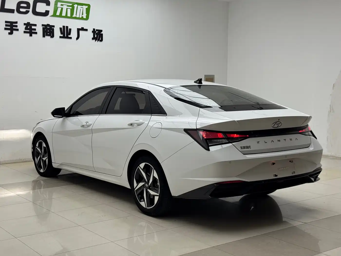 Hyundai Elantra 2022 1.5L CVT GLX Elite Edition фото 14