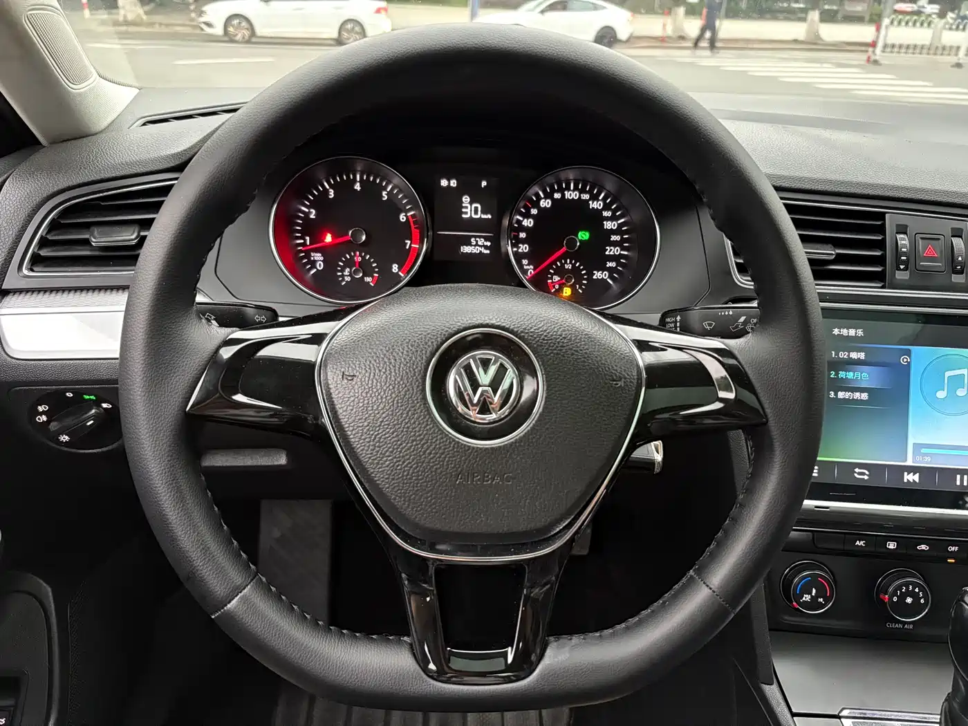 Volkswagen Lamando 2017 230TSI DSG Trend Edition фото 16