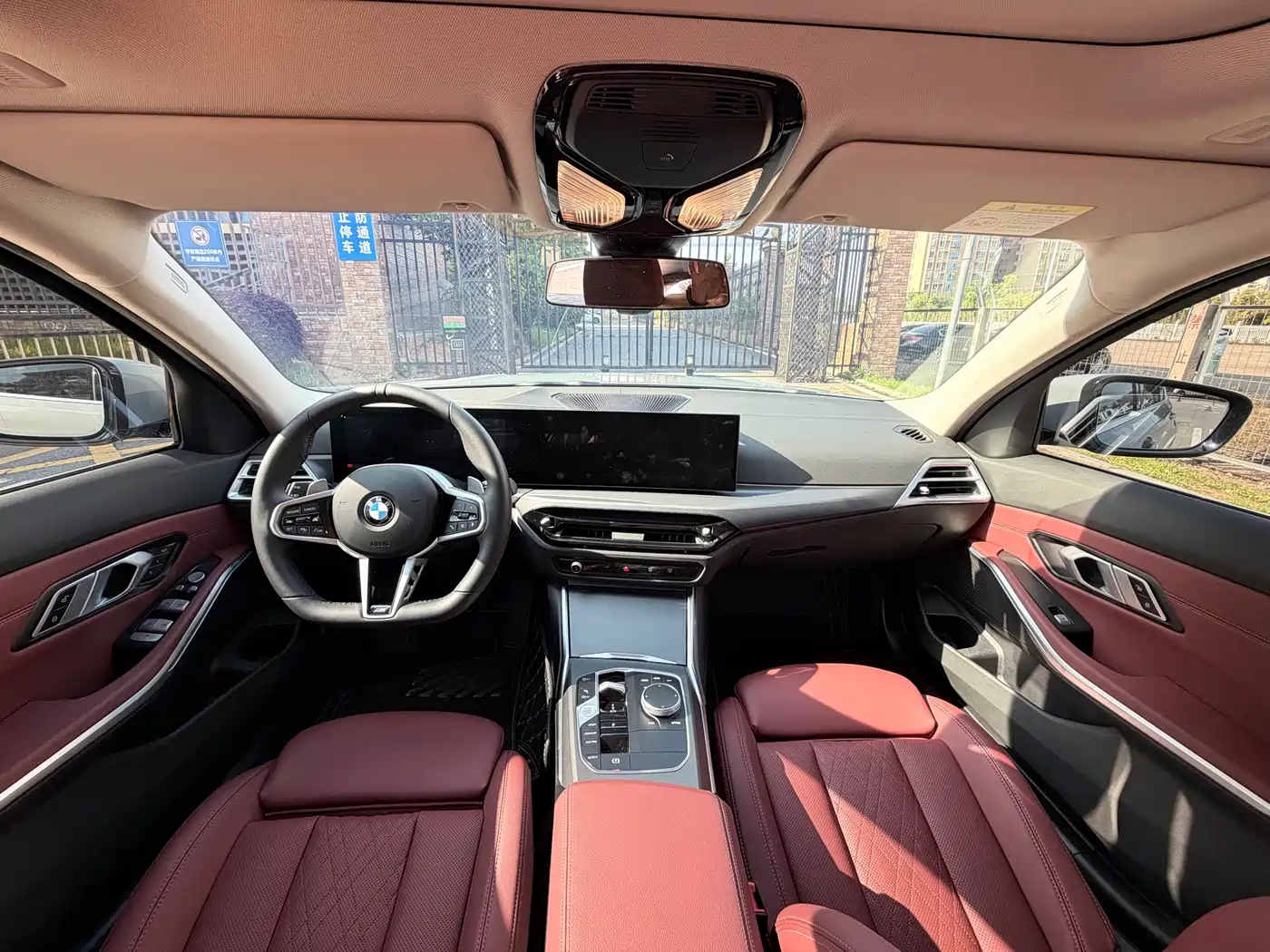 BMW 3 Series 2025 325i M Sport Package фото 11