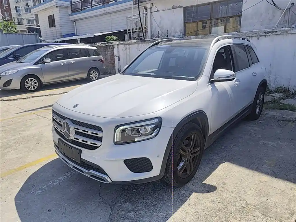 MERCEDES-BENZ GLB