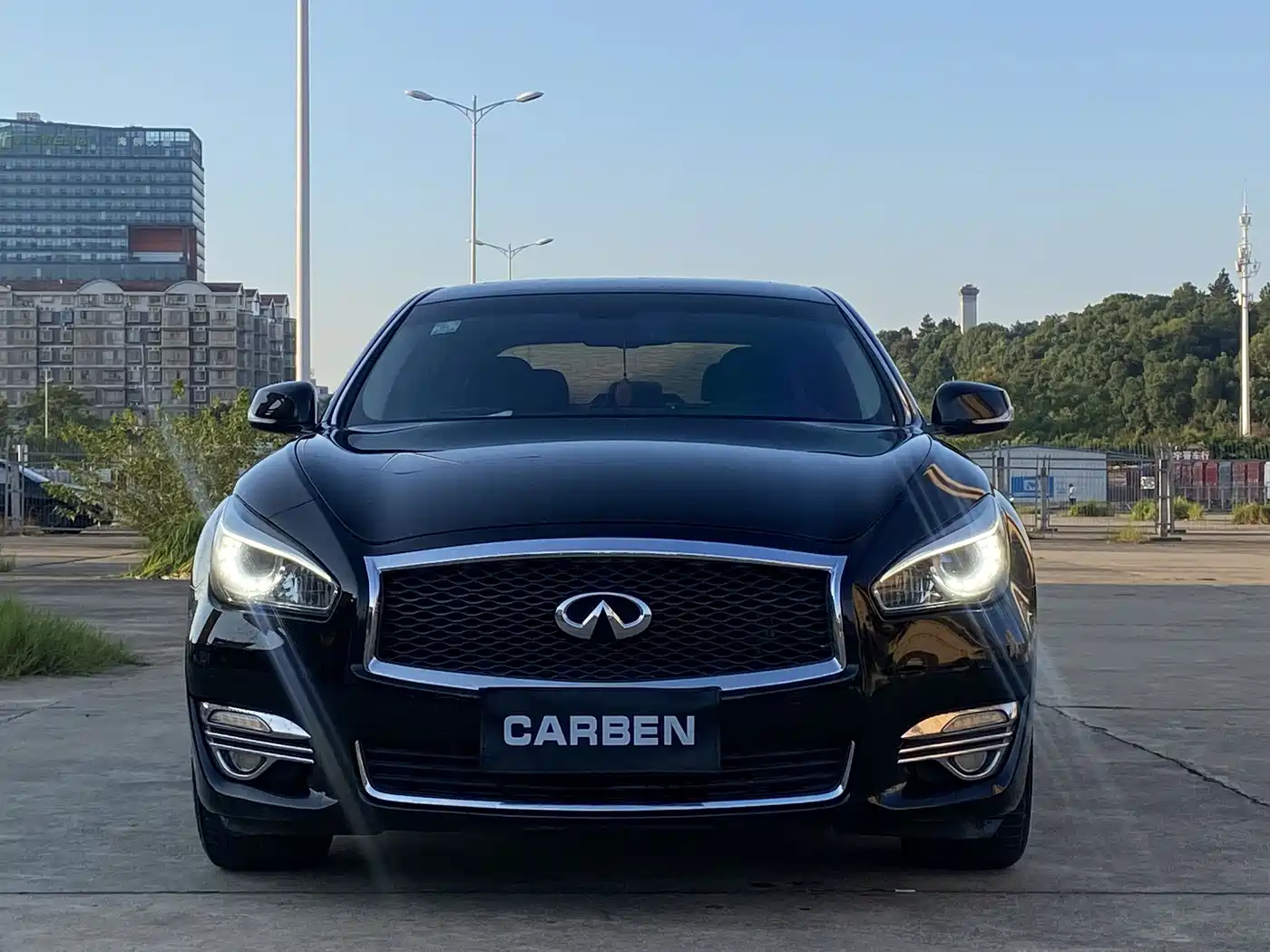 Фото 2 - Infiniti Q70