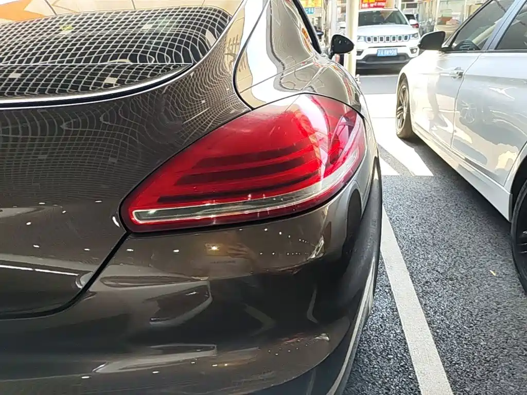Porsche Panamera 2014 Panamera 4 3.0T фото 8
