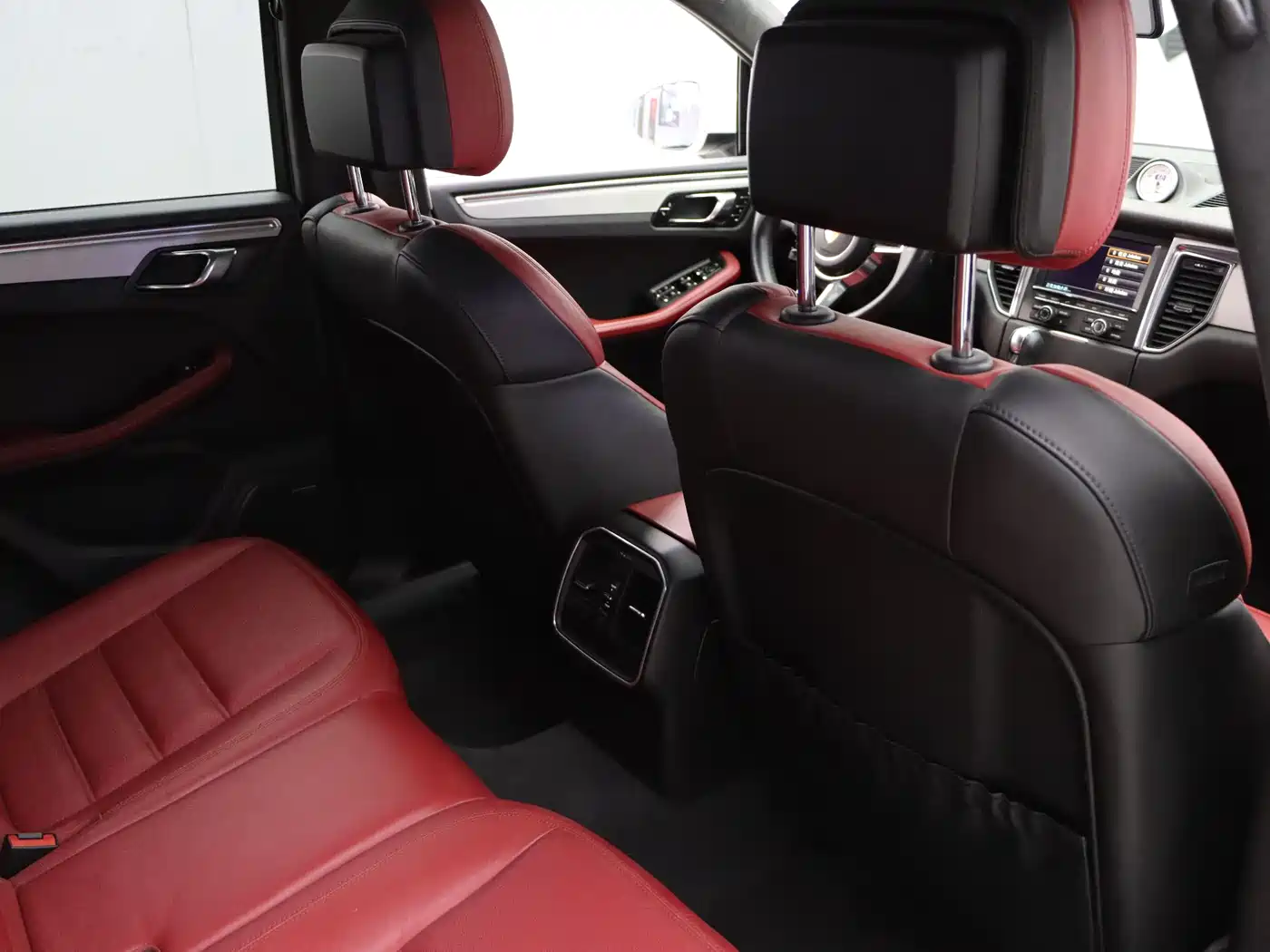 Porsche Macan 2014 Macan Turbo 3.6T фото 30