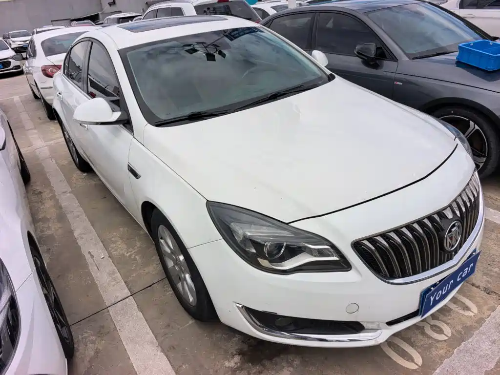 Photo 3 - Buick Regal