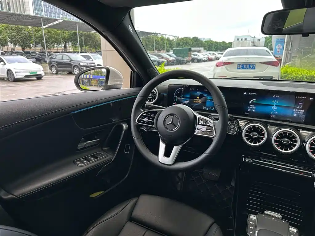 Mercedes-Benz A-Class 2021 A 200 L Sport Sedan Fashion Edition фото 14